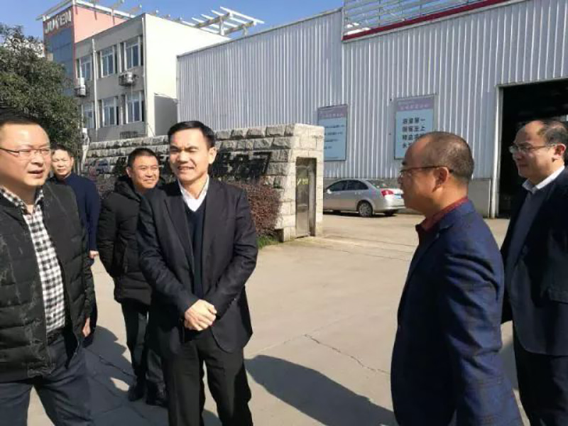 Østenvinden vender tilbage med foråret og sender blomster på mine grene --- Begyndelsesnoter til nytår 2018